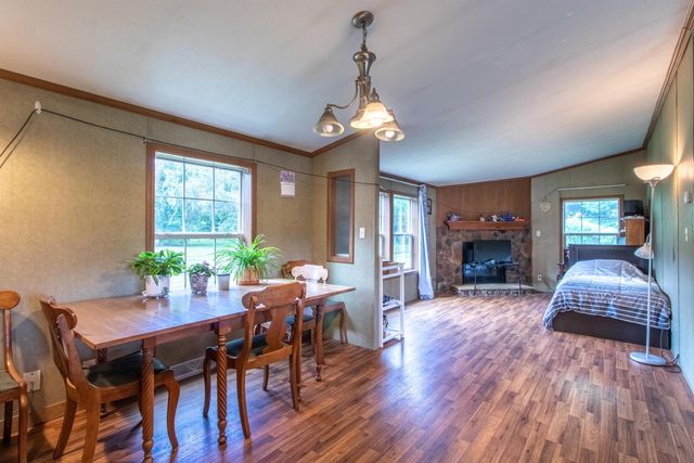 99 River Road, Irasburg, VT 05845