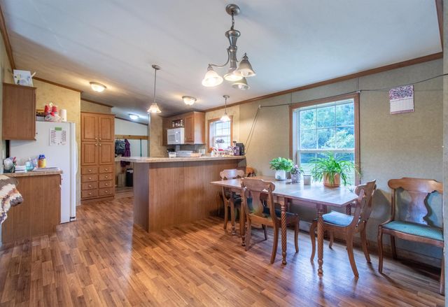 99 River Road, Irasburg, VT 05845