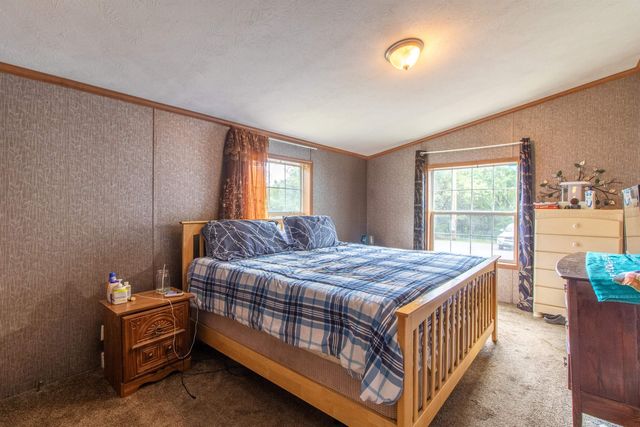 99 River Road, Irasburg, VT 05845