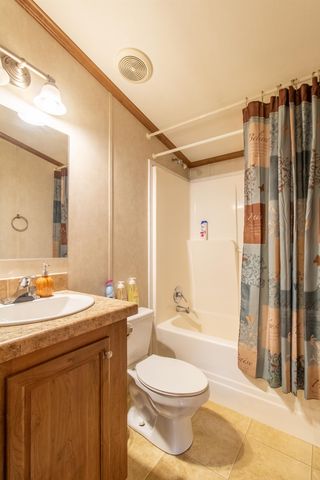 99 River Road, Irasburg, VT 05845