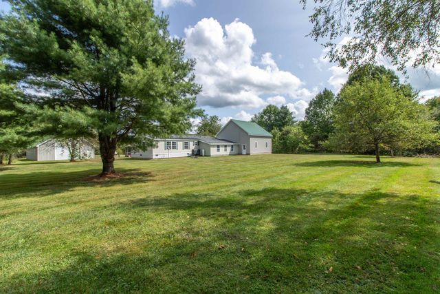 99 River Road, Irasburg, VT 05845