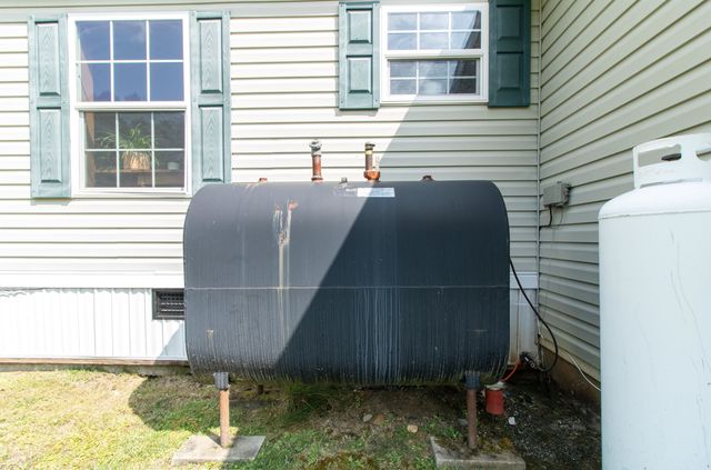 99 River Road, Irasburg, VT 05845