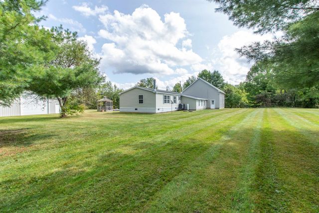 99 River Road, Irasburg, VT 05845