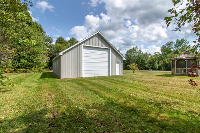 99 River Road, Irasburg, VT 05845
