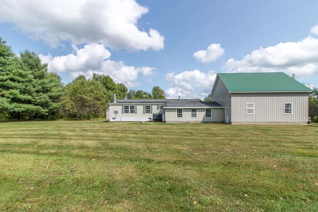 99 River Road, Irasburg, VT 05845