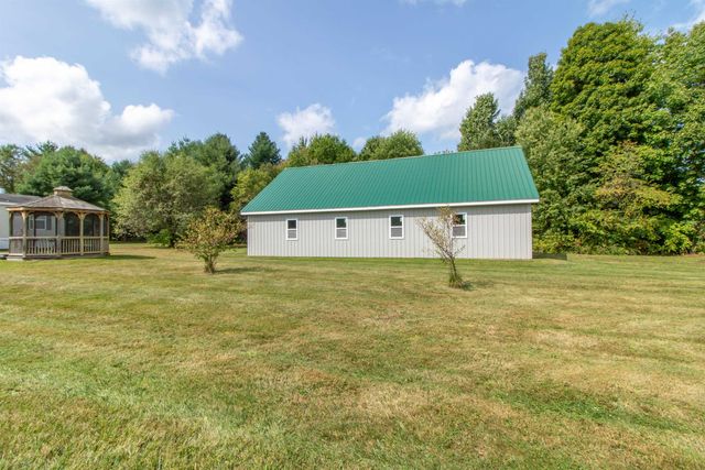 99 River Road, Irasburg, VT 05845