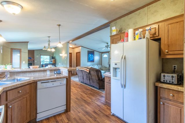 99 River Road, Irasburg, VT 05845