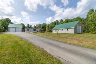 99 River Road, Irasburg, VT 05845
