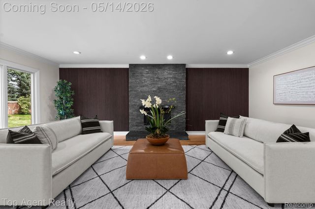 6739 White Pine Court, Bloomfield Hills, MI 48301