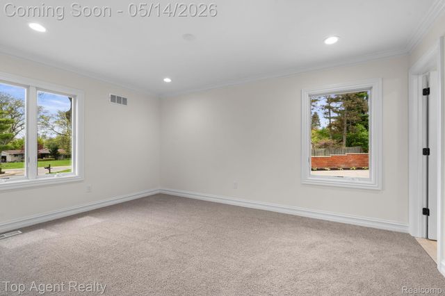6739 White Pine Court, Bloomfield Hills, MI 48301