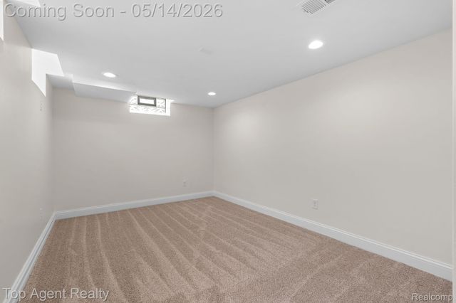 6739 White Pine Court, Bloomfield Hills, MI 48301