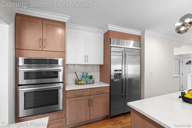 6739 White Pine Court, Bloomfield Hills, MI 48301
