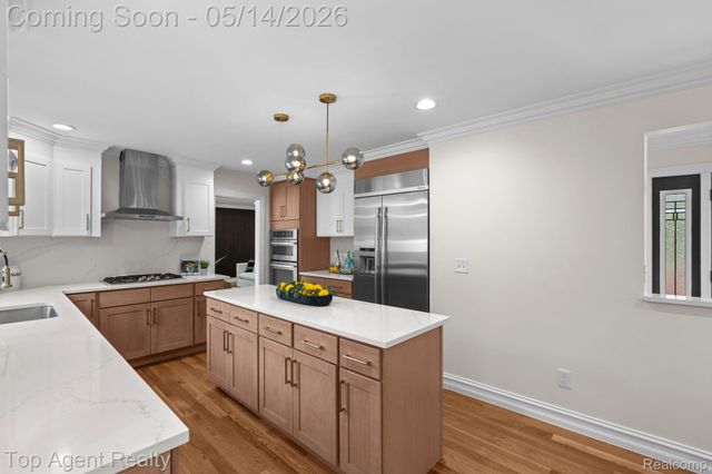 6739 White Pine Court, Bloomfield Hills, MI 48301