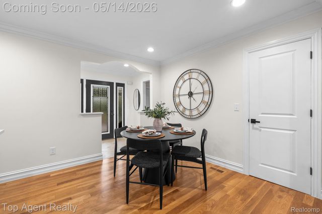6739 White Pine Court, Bloomfield Hills, MI 48301