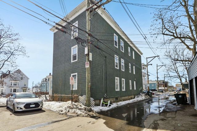 424 Cedar Street, Manchester, NH 03103