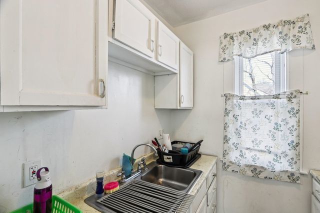 424 Cedar Street, Manchester, NH 03103