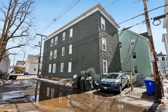 424 Cedar Street, Manchester, NH 03103