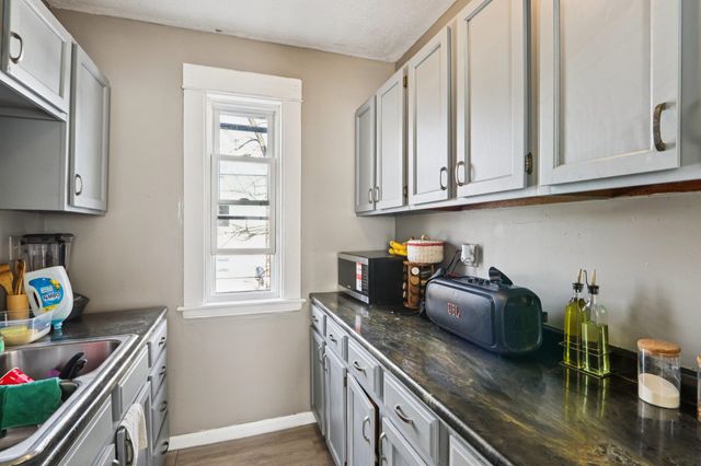 424 Cedar Street, Manchester, NH 03103