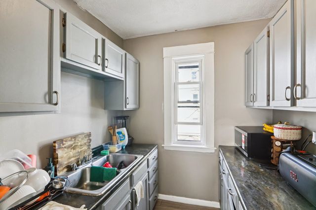 424 Cedar Street, Manchester, NH 03103