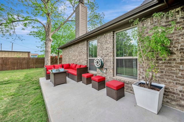 608 Perry Drive, White Settlement, TX 76108