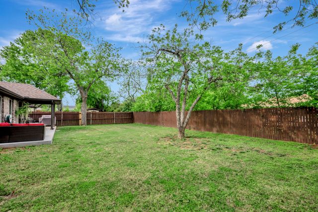 608 Perry Drive, White Settlement, TX 76108