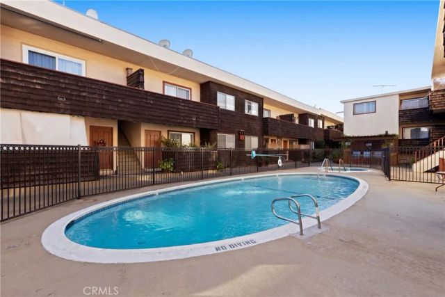 5400 Newcastle Avenue 56, Encino, CA 91316