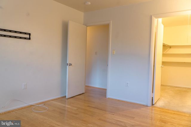 10724 WEST DR #302, Fairfax, VA 22030