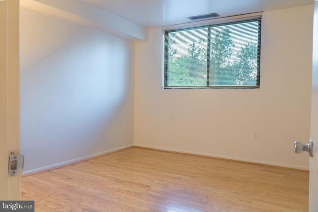 10724 WEST DR #302, Fairfax, VA 22030