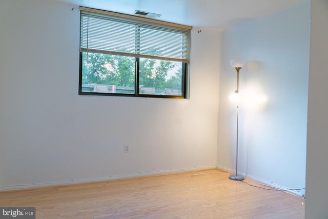 10724 WEST DR #302, Fairfax, VA 22030