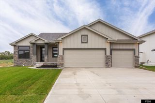 12810 cooper Street, Papillion, NE 68138