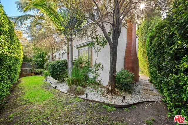 803 S Sycamore Avenue, Los Angeles, CA 90036