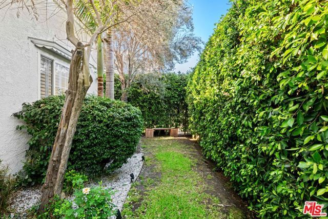 803 S Sycamore Avenue, Los Angeles, CA 90036