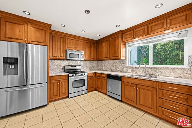 803 S Sycamore Avenue, Los Angeles, CA 90036