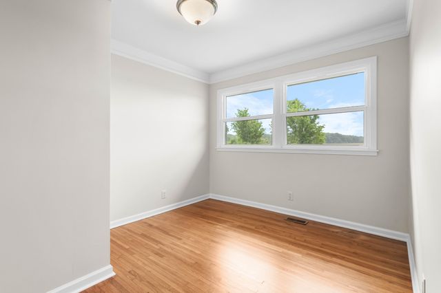 3070 Dover Rd, Woodlawn, TN 37191