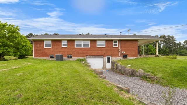 3070 Dover Rd, Woodlawn, TN 37191