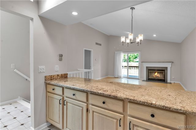 14 Woodpointe, Amherst, NY 14221