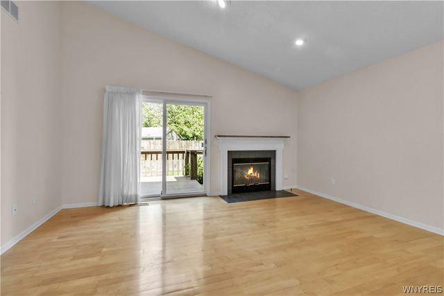 14 Woodpointe, Amherst, NY 14221