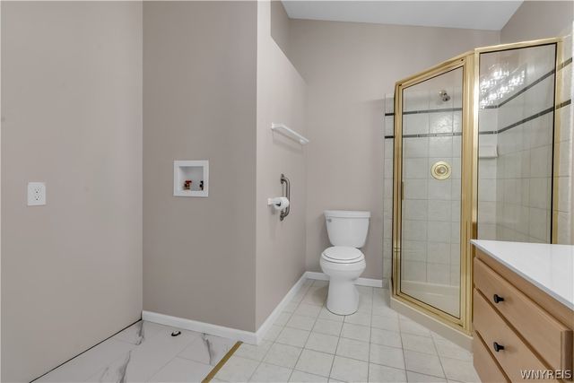 14 Woodpointe, Amherst, NY 14221