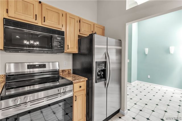 14 Woodpointe, Amherst, NY 14221