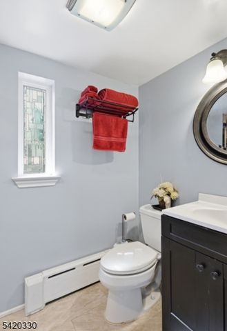 528 Wyndham Rd, Teaneck Twp., NJ 07666