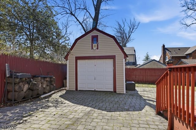 528 Wyndham Rd, Teaneck Twp., NJ 07666