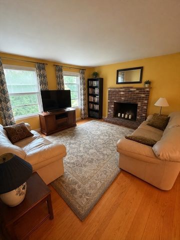 450 Lancaster Ave, Lunenburg, MA 01431