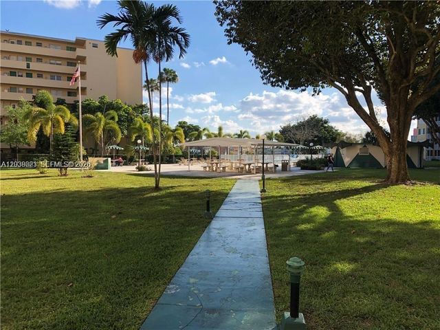 1750 NE 191st St 508-2, Miami, FL 33179