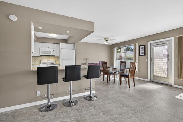 105 Greenbrier C, West Palm Beach, FL 33417