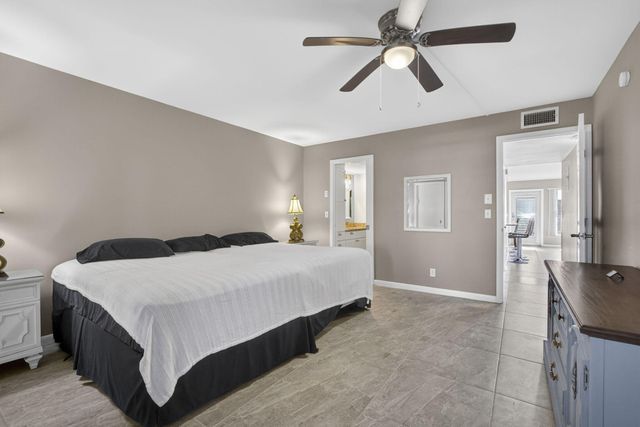 105 Greenbrier C, West Palm Beach, FL 33417