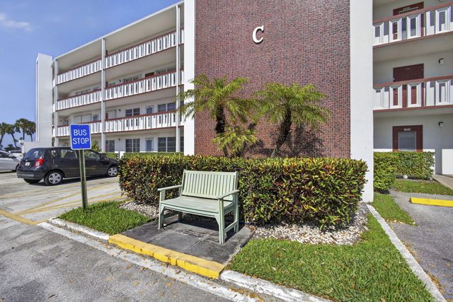 105 Greenbrier C, West Palm Beach, FL 33417