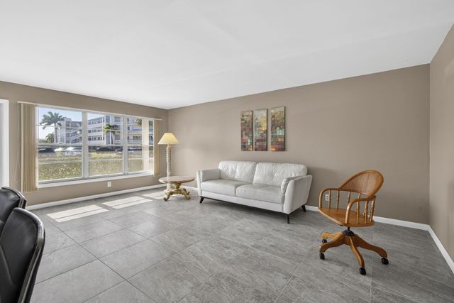 105 Greenbrier C, West Palm Beach, FL 33417