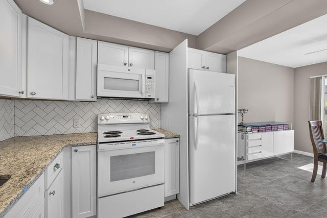 105 Greenbrier C, West Palm Beach, FL 33417