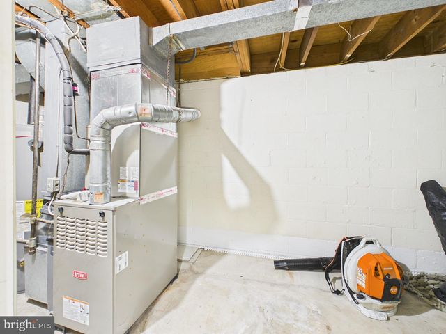 5608 CAMP SPRINGS AVE, Temple Hills, MD 20748