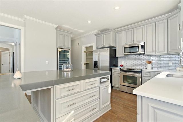 16942 E Heather Lane, Loch Lloyd, MO 64012